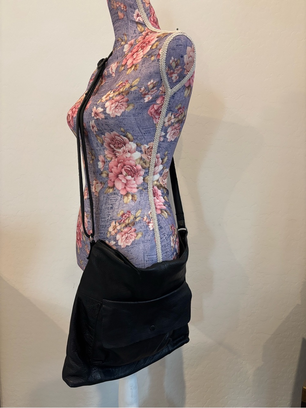 Day & Mood Malou hobo leather crossbody bag